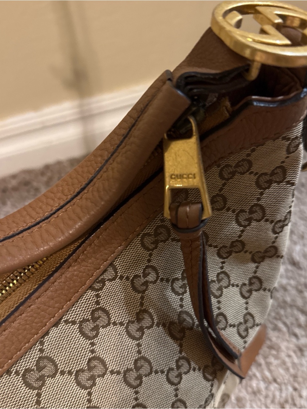 Gucci Beige and Brown GG Canvas Hobo Shoulder Bag - Picture 4 of 9